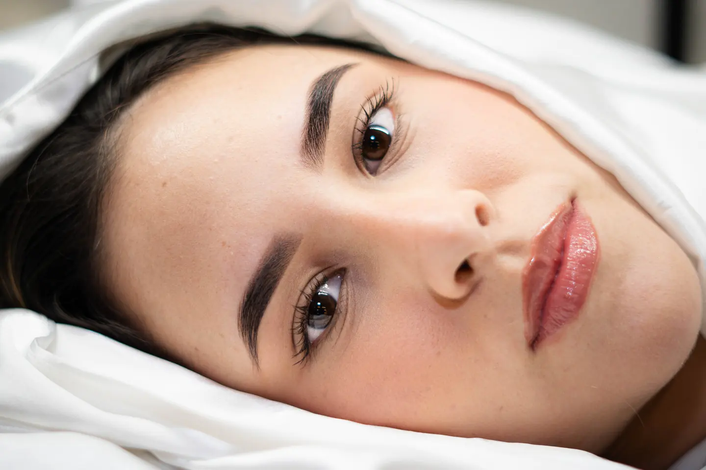 Semi-permanent brows with a natural finish